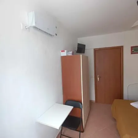 Διαμέρισμα Desiree's - N 2 Con Bagno Privato E Balcone