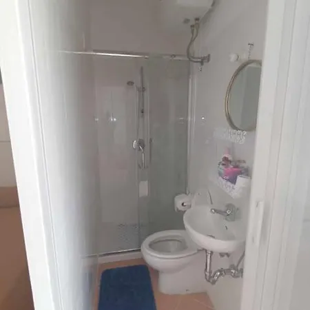 Desiree's - N 2 Con Bagno Privato E Balcone * 트레치나